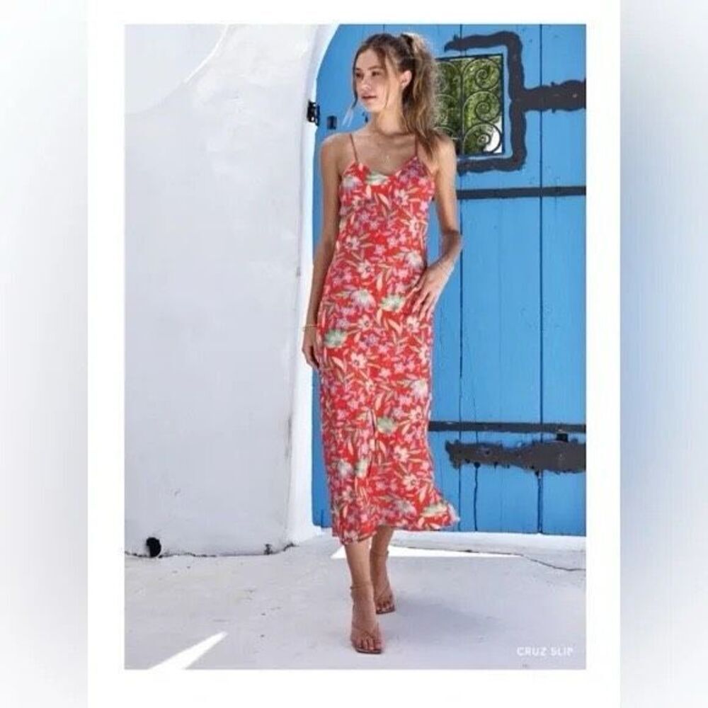 ✨RESA Berri Slip in Baja Midi dress✨